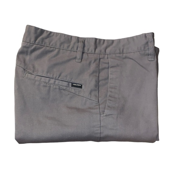 Volcom flat front shorts size 28 - Picture 2 of 4